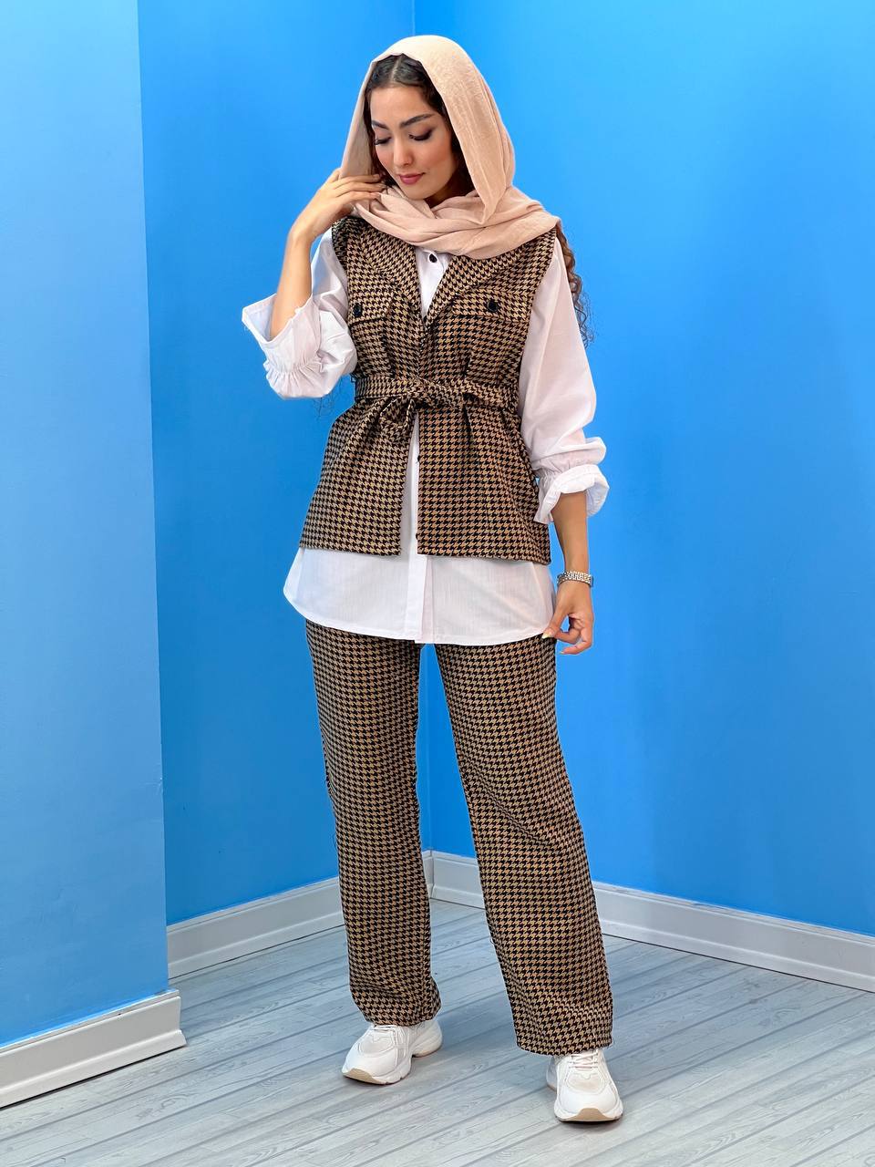 قهوه ای مشکی